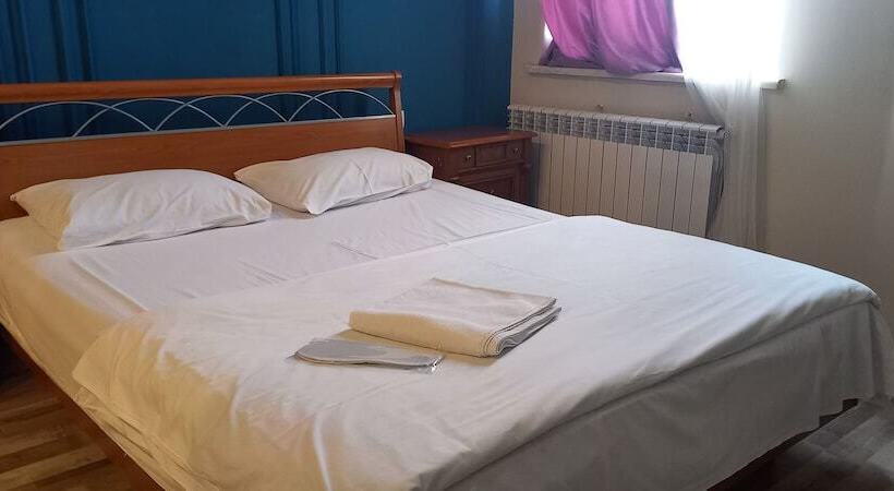 이코노미 룸, New Bella