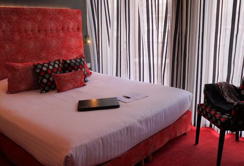 غرفة سوبيريور مزودة بشرفة, Nyx Hôtel Indépendant