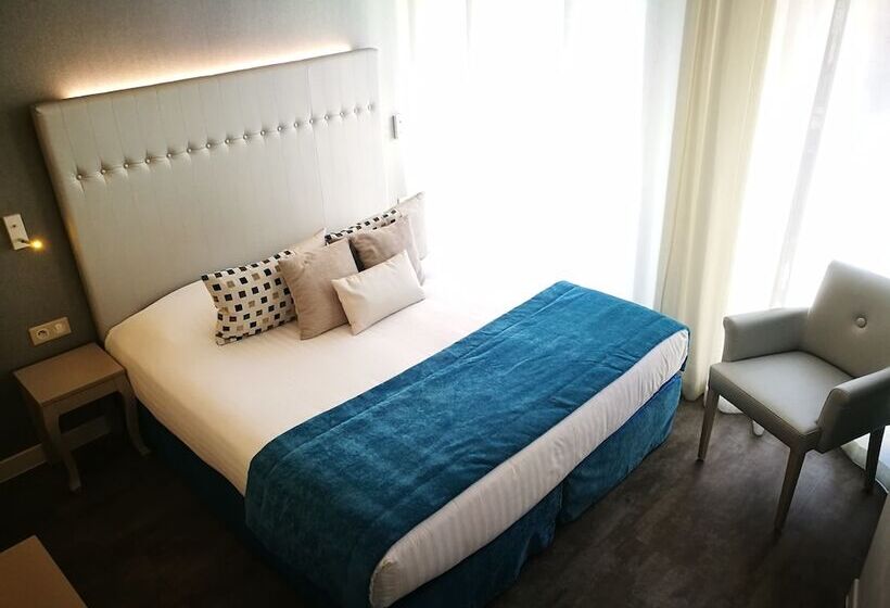 غرفة سوبيريور مزودة بشرفة, Nyx Hôtel Indépendant