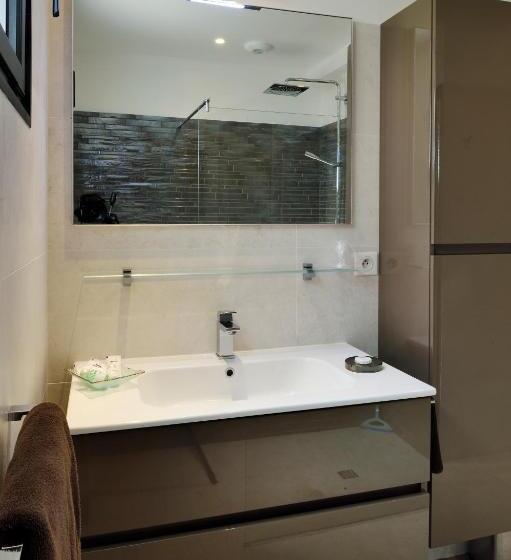 2 Bedrooms Suite Sea View, Résidence & Hôtel Aria Marina