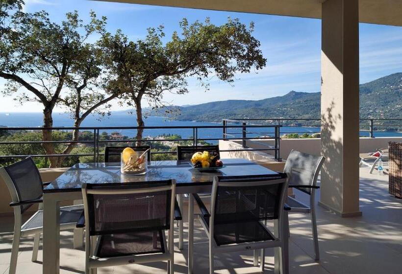 2 Bedrooms Suite Sea View, Résidence & Hôtel Aria Marina