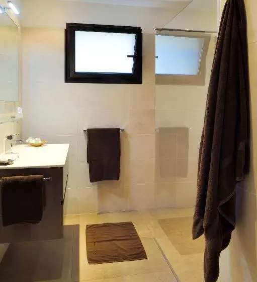 2 Bedroom Comfort Suite Sea View, Résidence & Hôtel Aria Marina