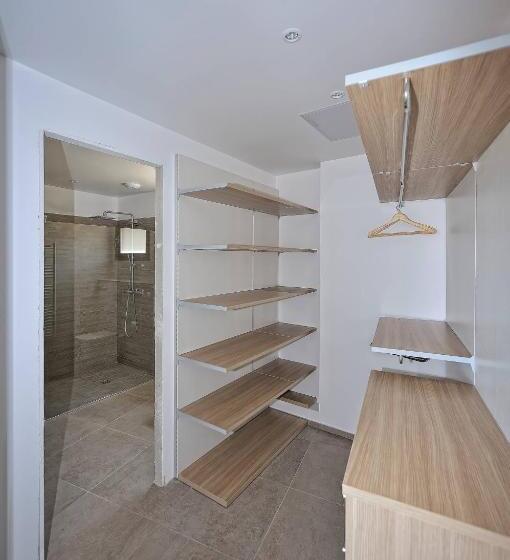 2 Bedroom Comfort Suite Sea View, Résidence & Hôtel Aria Marina