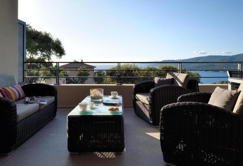 2 Bedroom Comfort Suite Sea View, Résidence & Hôtel Aria Marina