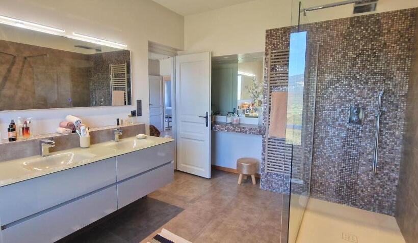 デラックススイートの３ベッドルーム, Résidence & Hôtel Aria Marina