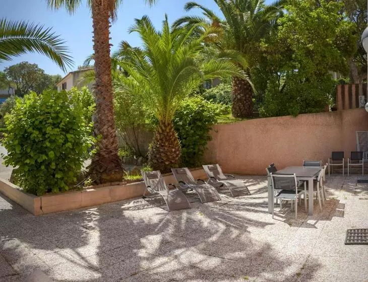 Superior 2-bedroom flat with sea view, Résidence & Hôtel Aria Marina
