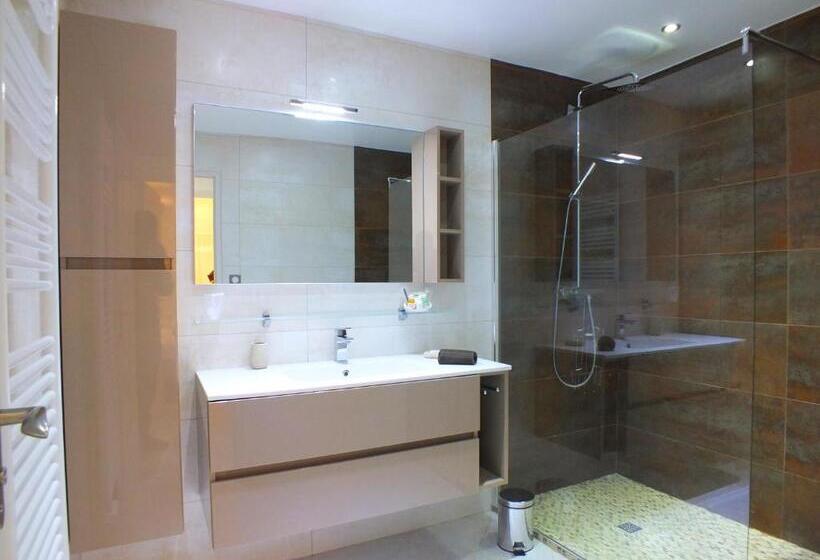 Superior 2-bedroom flat with sea view, Résidence & Hôtel Aria Marina