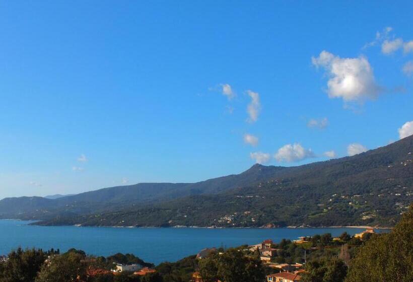 Superior 2-bedroom flat with sea view, Résidence & Hôtel Aria Marina