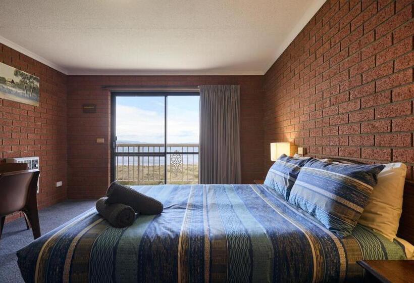 اتاق خانوادگی, The Waterloo