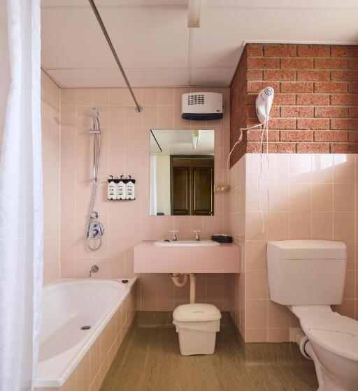 اتاق خانوادگی, The Waterloo