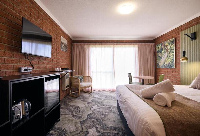 اتاق لوکس, The Waterloo