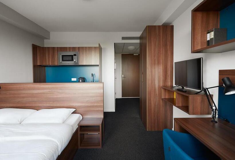 이그제큐티브 스튜디오, The Social Hub The Hague