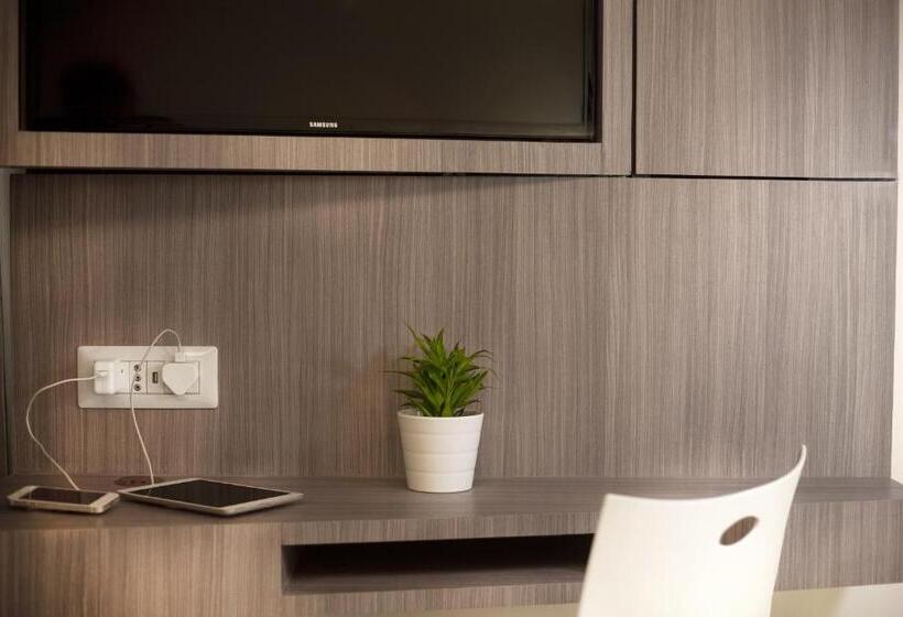 اتاق لوکس خانوادگی, Travelodge Pattaya