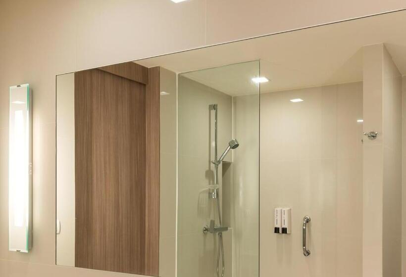 اتاق لوکس خانوادگی, Travelodge Pattaya