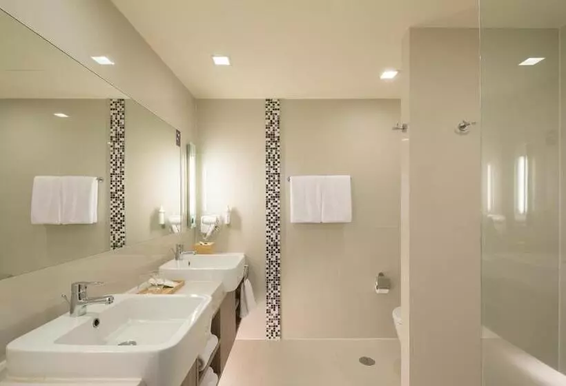 デラックスファミリールーム, Travelodge Pattaya