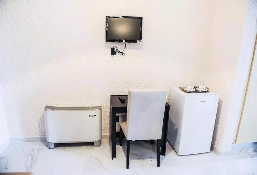 اتاق خانوادگی, Valentino