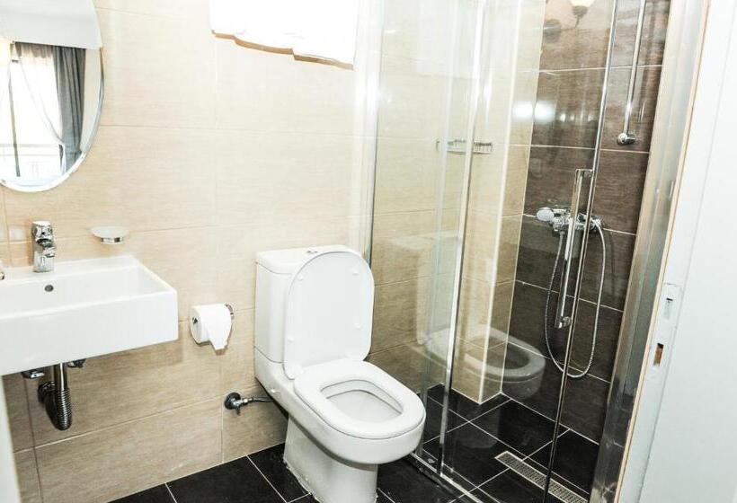 غرفة قياسية فردية, Valentino