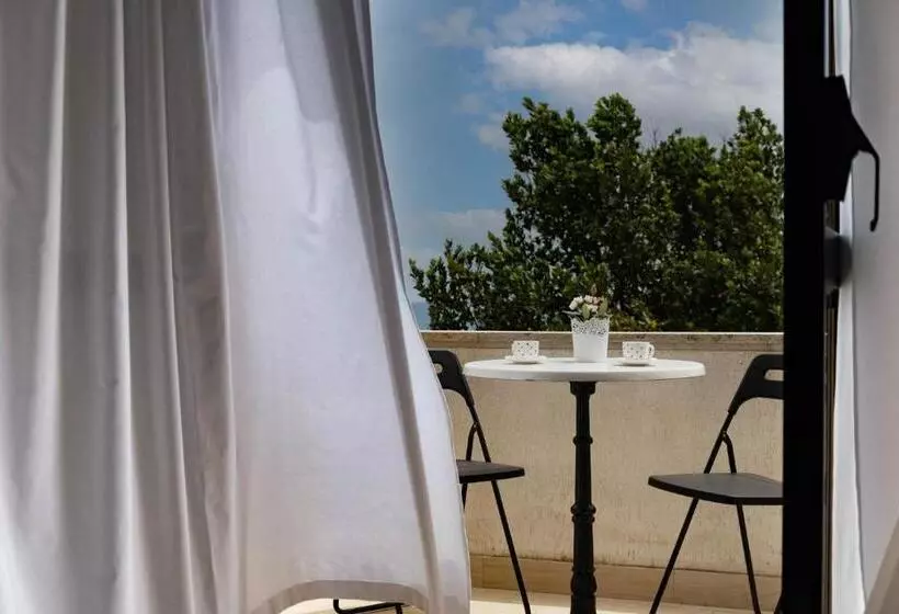 اتاق استاندارد با بالکن و چشم‌انداز دریا, Villa Penelope