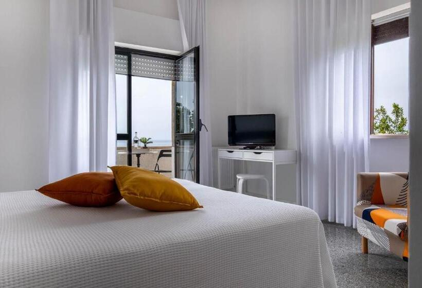 海景标准间带阳台, Villa Penelope