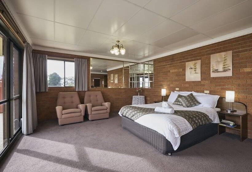 اتاق اجرایی, The Waterloo