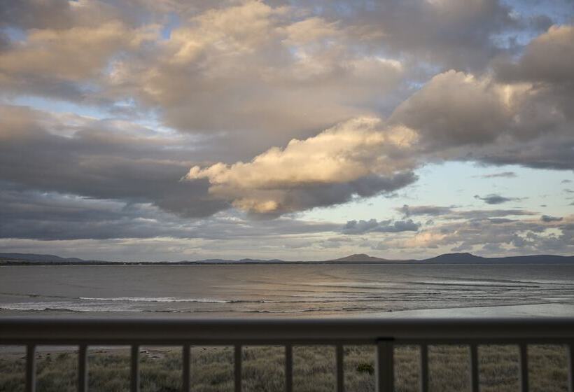 اتاق اجرایی, The Waterloo