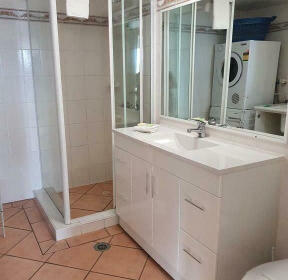 شقة إقتصادية غرفة واحد, Zenith Ocean Front Apartments