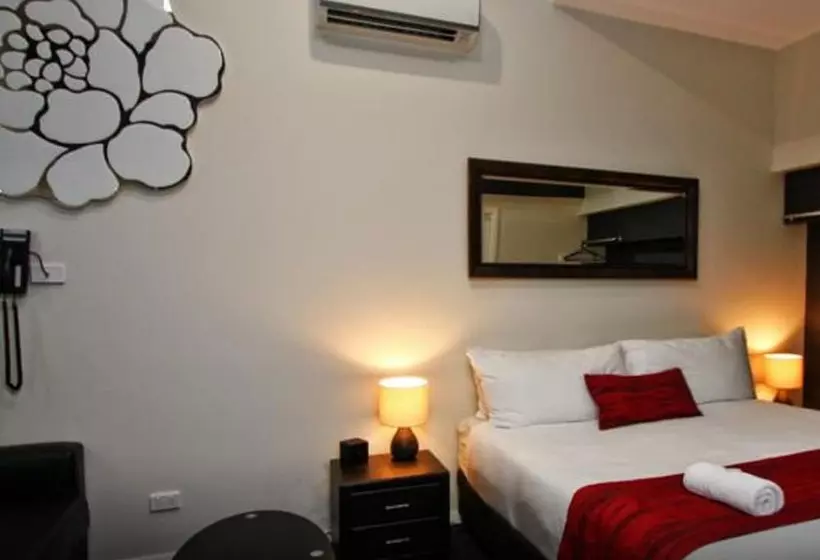 スタンダードスタジオ, Jesmond Executive Villas