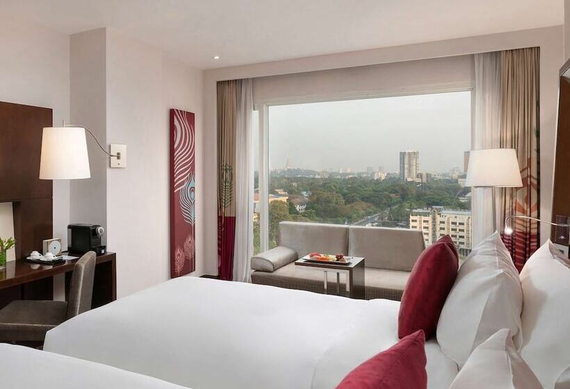 اتاق سوپریور, Novotel Yangon Max