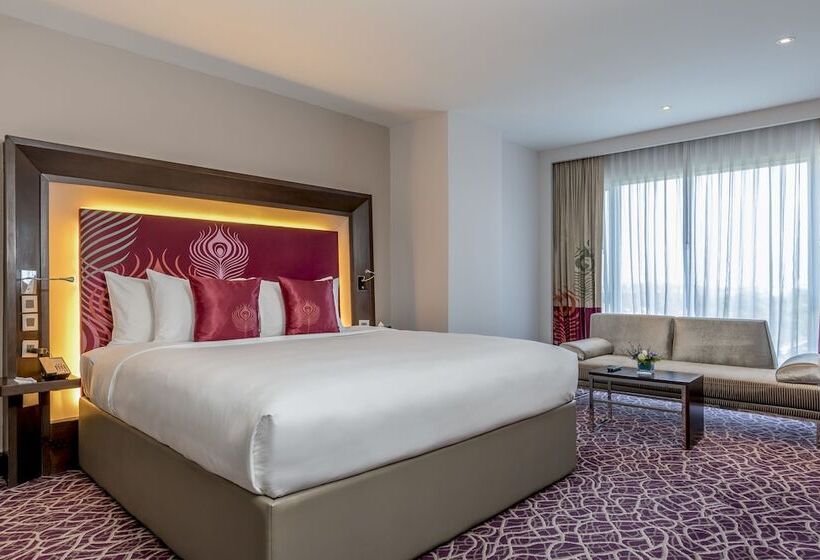 سوییت اجرایی, Novotel Yangon Max
