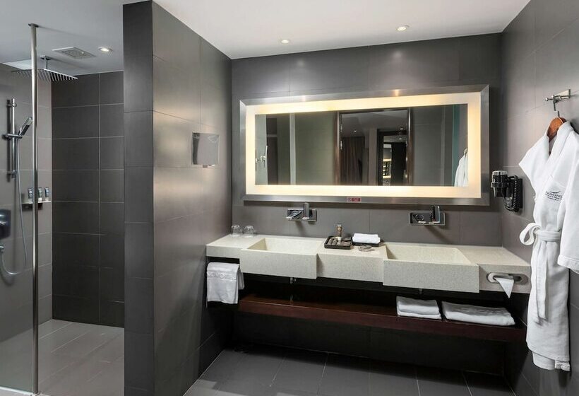 سوییت لوکس, Novotel Yangon Max