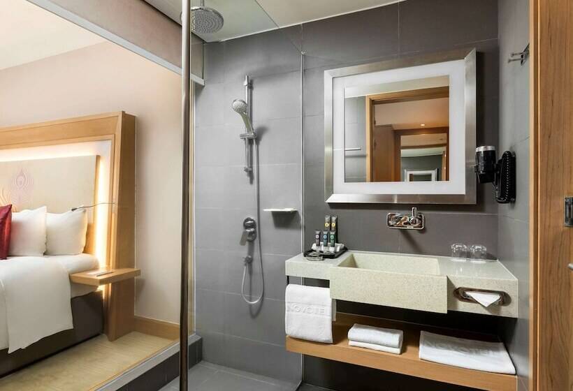 اتاق لوکس, Novotel Yangon Max
