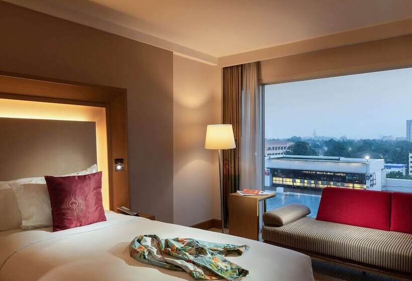 اتاق لوکس, Novotel Yangon Max