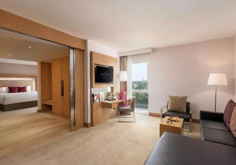 Deluxe Suite, Novotel Yangon Max