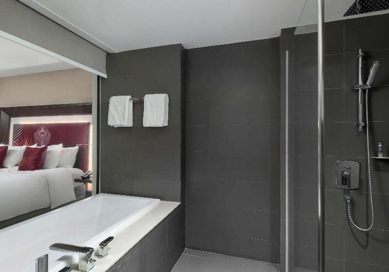 سوییت لوکس, Novotel Yangon Max