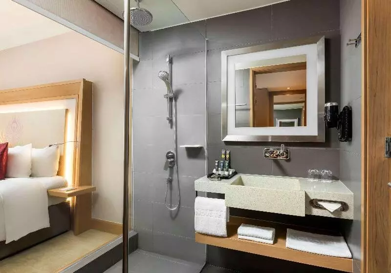 Deluxe Zimmer, Novotel Yangon Max