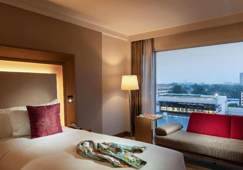 اتاق لوکس, Novotel Yangon Max