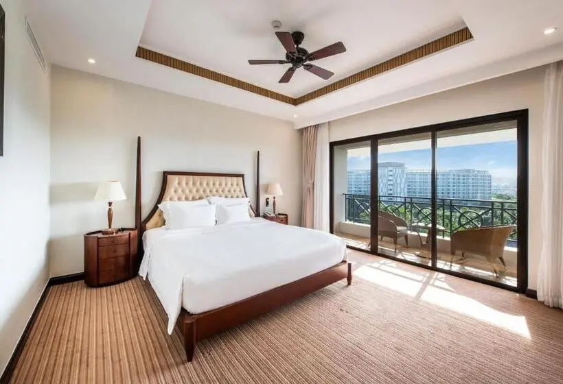 Junior Suite King Bed