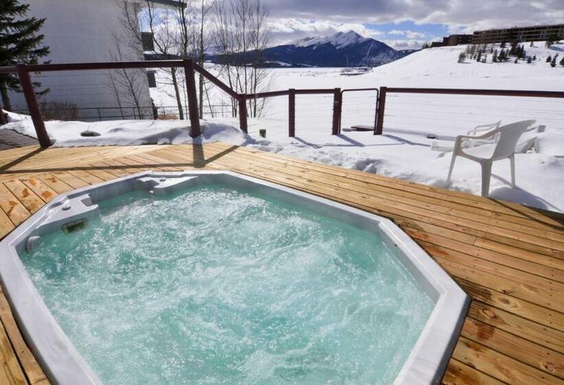 דירת חדר, East Bay 6