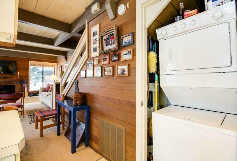 شقة غرفة واحدة, Dollar Meadows 1383