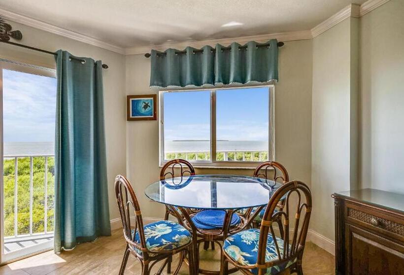 شقة غرفتين, Oceanside Retreat