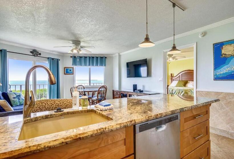 شقة غرفتين, Oceanside Retreat