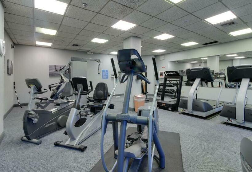 شقة غرفتين, Seaview Court