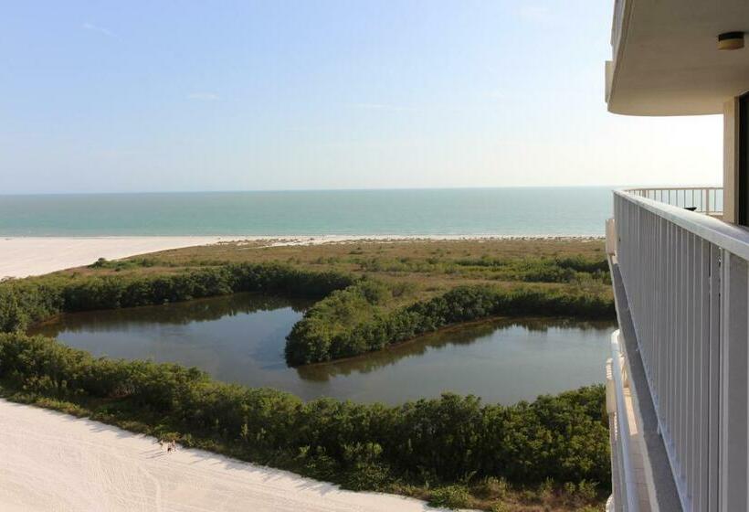 شقة غرفتين, Seaview Court