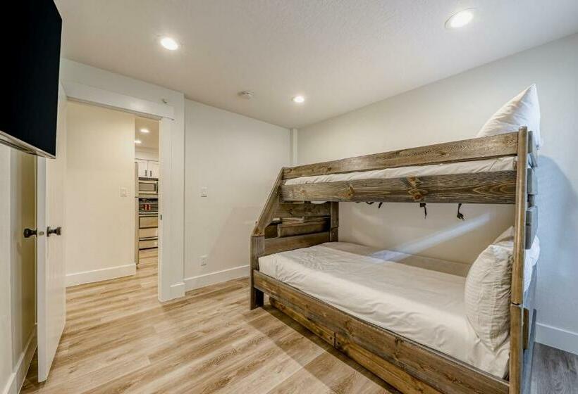 침실 2개 아파트, Giant Steps #40