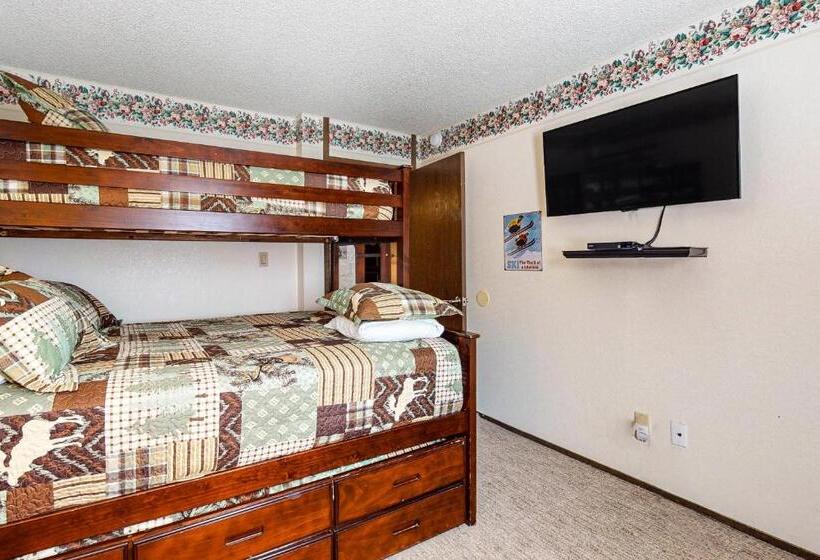 침실 2개 아파트, Giant Steps #40