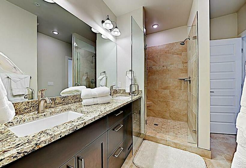 דירת שלושה חדרים, La Bonte Townhomes Unit 304