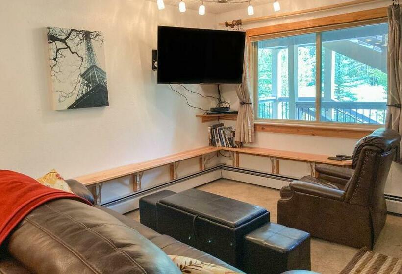 דירת חדר, Hi Country Haus 1414