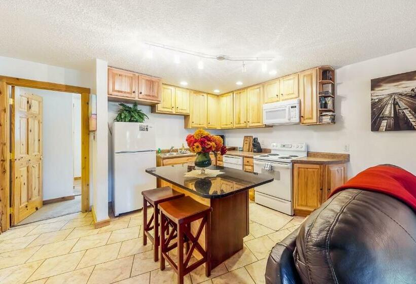 דירת חדר, Hi Country Haus 1414