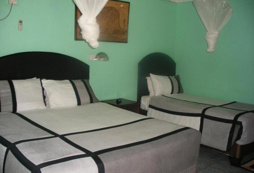 اتاق خانوادگی, Gloria S Bed And Breakfast