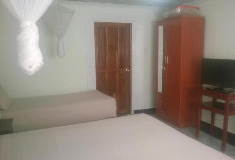 اتاق خانوادگی, Gloria S Bed And Breakfast